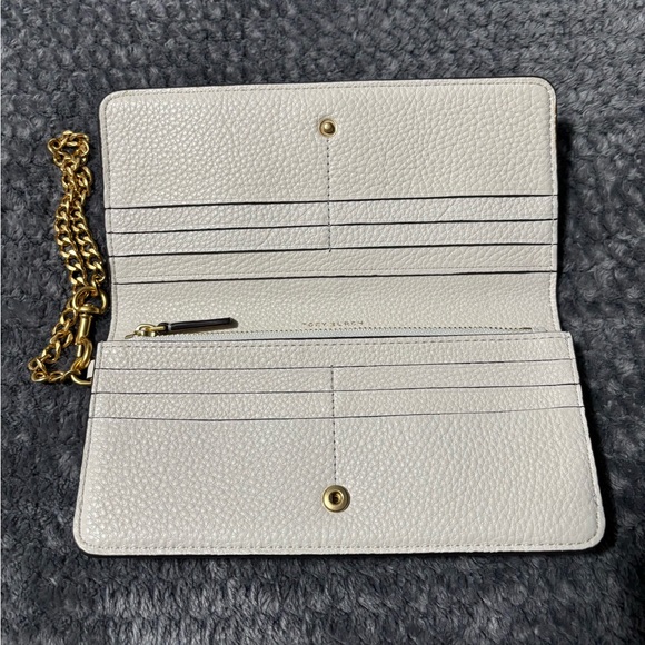 Tory Burch Chelsea Pebbled Leather Wristlet wallet Cream with Gold Accent - Picture 4 of 9